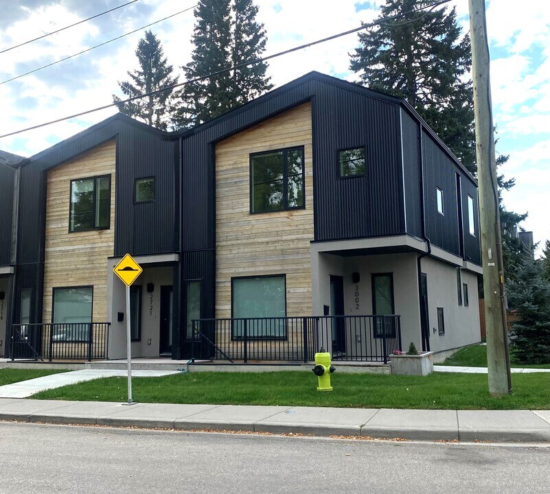 KL28-KL27 Street SW in Calgary, AB - Building Photo