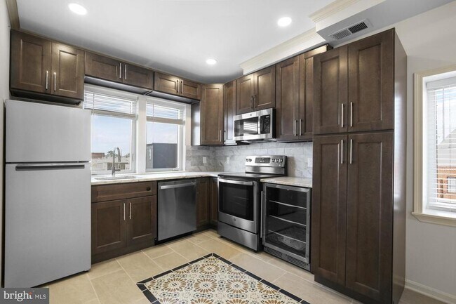 2528 E Allegheny Ave in Philadelphia, PA - Foto de edificio - Building Photo