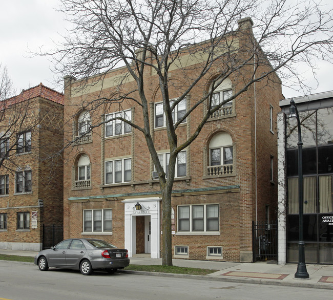 Shorewood in Milwaukee, WI - Foto de edificio - Building Photo