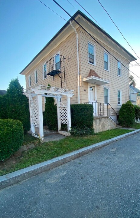 66 Tappan St-Unit -2nd Floor in Providence, RI - Building Photo