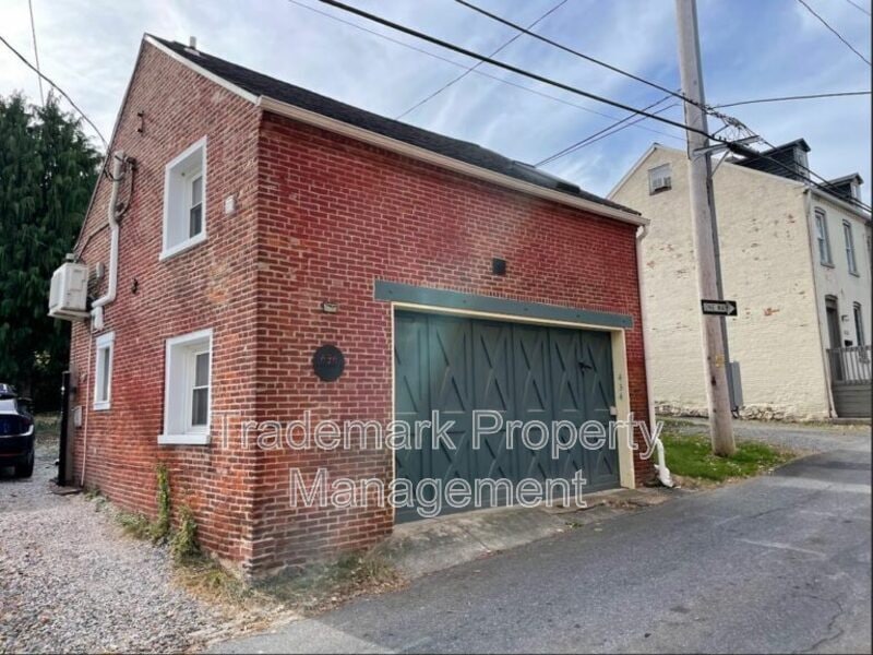 434 W Grant St in Lancaster, PA - Building Photo