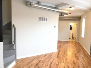 7606 N Paulina St-Unit -2 in Chicago, IL - Building Photo - Building Photo
