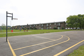 Briarwood Apartments in Waukegan, IL - Building Photo - Other