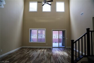 5667 Oak Bend Dr in Las Vegas, NV - Building Photo - Building Photo