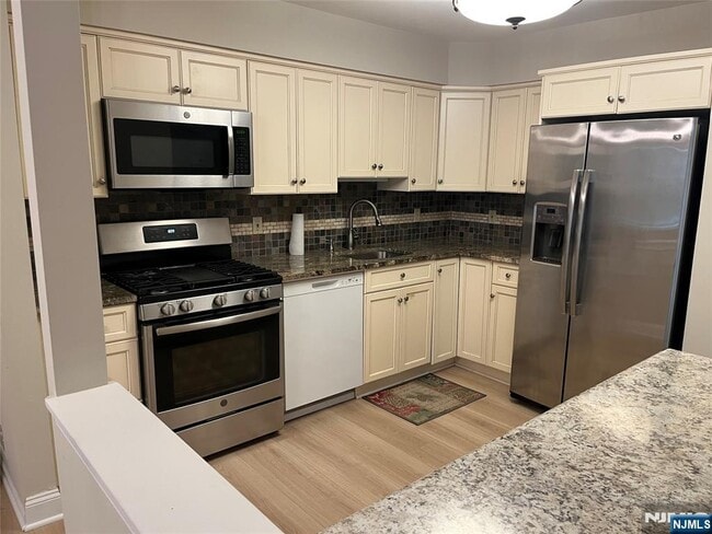 property at 118 Orchard Park