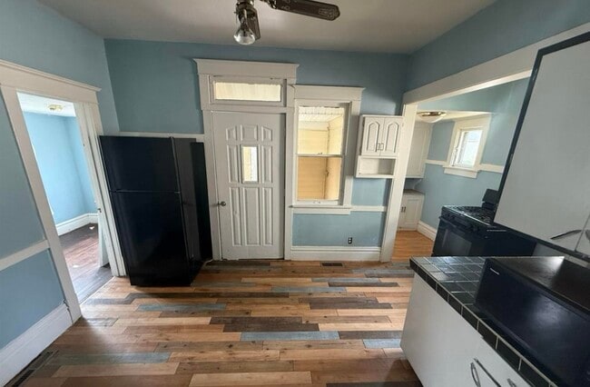 property at 1712 W Bradley Ave