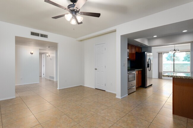 7711 E 39th St in Tucson, AZ - Building Photo - Building Photo