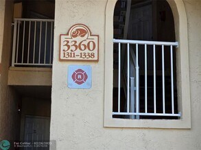 3360 Pinewalk Dr N in Margate, FL - Building Photo - Building Photo