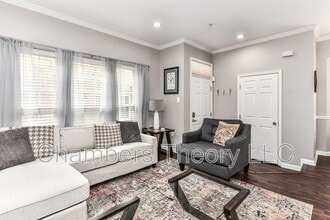 6109 Madison Crest Ct in Falls Church, VA - Building Photo - Building Photo