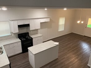 8102 Caddo Rd in Houston, TX - Building Photo - Building Photo