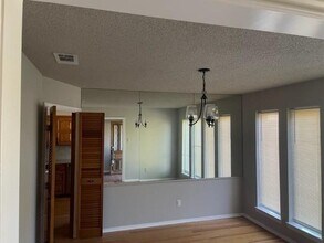 402 Pebblecreek Dr in Garland, TX - Building Photo - Building Photo
