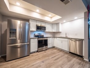 4722 W Rose Ln in Glendale, AZ - Foto de edificio - Building Photo