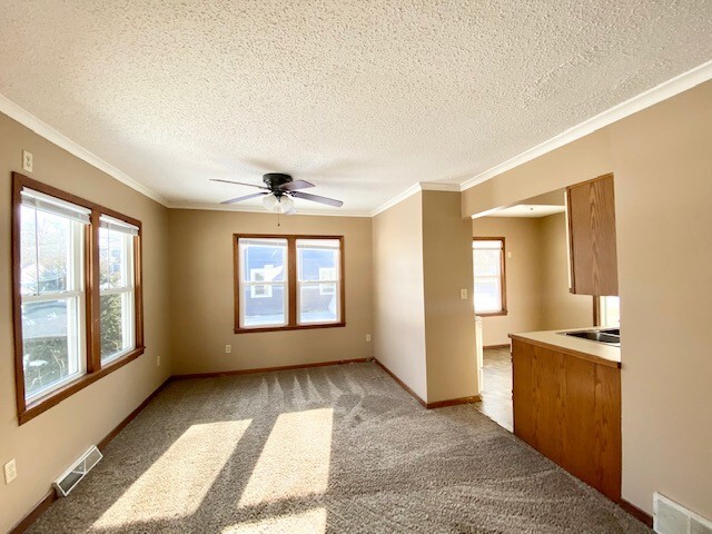3330 52nd St in Des Moines, IA - Building Photo