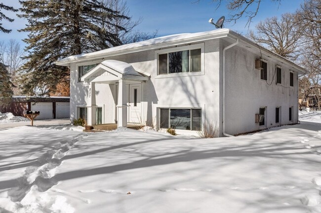 837 Northdale Blvd NW in Coon Rapids, MN - Building Photo - Building Photo