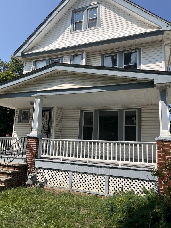 property at 12203 Castlewood Ave