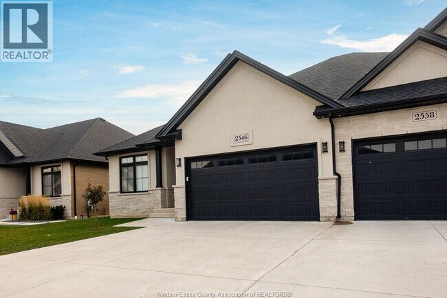 2546 Clearwater Ave in Windsor, ON - Building Photo - Building Photo