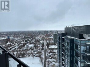 25 Wellington St S in Kitchener, ON - Building Photo - Building Photo