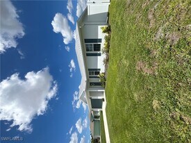 3214 NE 14th Pl in Cape Coral, FL - Building Photo