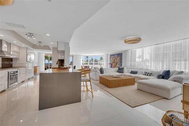 10175 Collins Ave, Unit 102 in Bal Harbour, FL - Building Photo - Building Photo