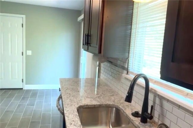 907 N 14th St in Rogers, AR - Building Photo - Building Photo