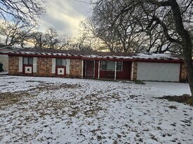 316 S Barbara St in Waco, TX - Building Photo