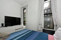 324 E 57th St in New York, NY - Building Photo - Building Photo