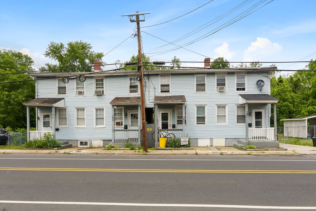 191-197 Rancocas Rd in Mount Holly, NJ - Building Photo