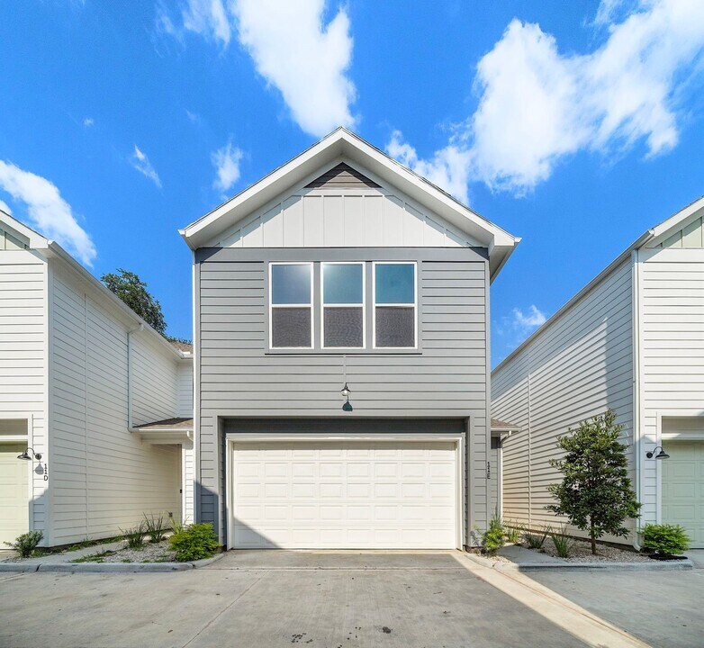 11 Wellford St in Houston, TX - Building Photo