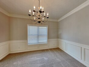 2400 Village Green Dr in Fairburn, GA - Building Photo - Building Photo