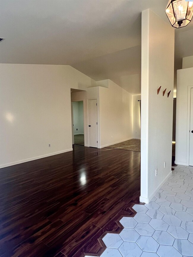 4802 Sierra Dr in Pasco, WA - Building Photo - Building Photo
