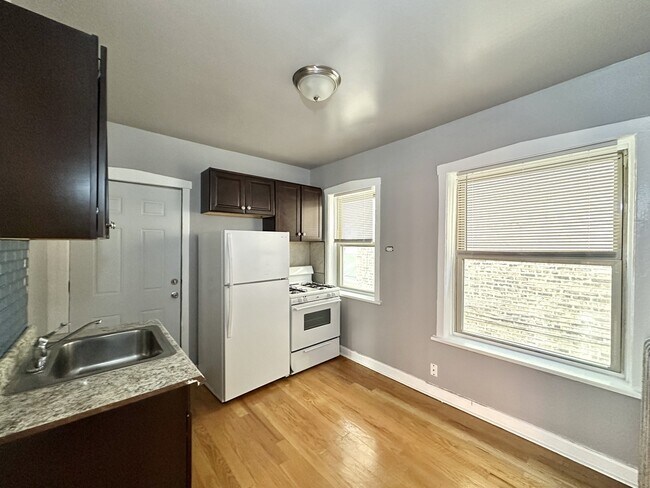 4031 W Melrose St in Chicago, IL - Building Photo - Building Photo