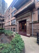 2743 N Hampden Ct, Unit 1E in Chicago, IL - Building Photo - Building Photo