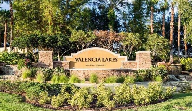 15840 Aurora Lake Cir in Sun City Center, FL - Building Photo - Building Photo