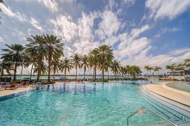 1500 Bay Rd, Unit S-0302 in Miami Beach, FL - Building Photo - Building Photo