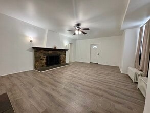 2 Hollowbrook Pl in Cortlandt Manor, NY - Building Photo - Building Photo