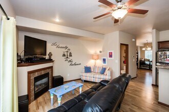 754 Westgate St in Iowa City, IA - Building Photo - Building Photo