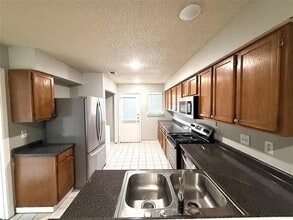 1021 Vera Ct in Irving, TX - Building Photo - Building Photo