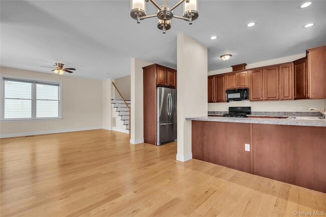 31 Maple St, Unit A in Dobbs Ferry, NY - Building Photo - Building Photo
