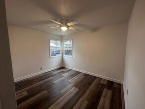 677 Main St E in Monmouth, OR - Building Photo - Building Photo