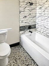 263 Main St-Unit -Apt 3 in Johnson City, NY - Building Photo - Building Photo