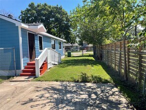 2709 Terry St in Houston, TX - Building Photo - Building Photo