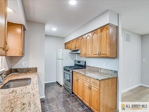 11 Hyde Ave in Iselin, NJ - Building Photo - Building Photo