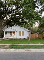 831 W San Antonio St in San Marcos, TX - Building Photo