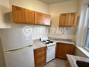 27 Park Dr in Boston, MA - Building Photo - Building Photo