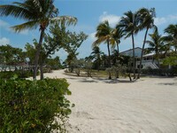 30 El Capitan Dr in Islamorada, FL - Building Photo - Building Photo