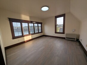 114 11th St Pl in Bremerton, WA - Building Photo - Building Photo