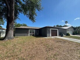 6427 109th Ave in Pinellas Park, FL - Building Photo