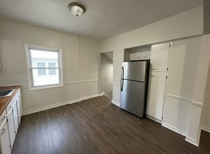 9604 Park Heights Ave in Garfield Heights, OH - Building Photo - Building Photo