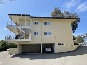 2221 Princeton Dr in San Bruno, CA - Foto de edificio - Building Photo