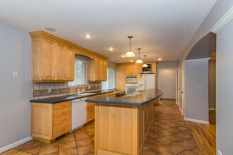 5025 S 1850 E in Holladay, UT - Building Photo - Building Photo